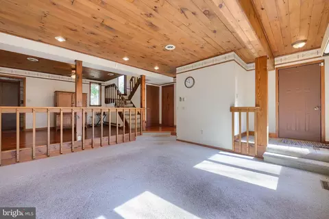Living - 3 Whitcraft Dr, Lititz, PA 17543 photo 3 of 15