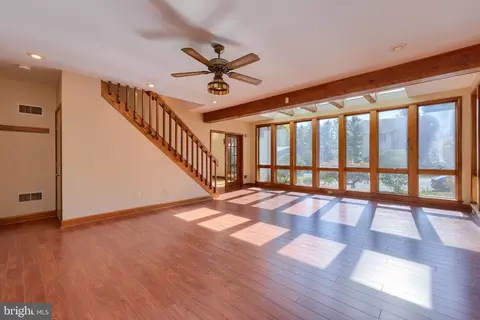 Living - 3 Whitcraft Dr, Lititz, PA 17543 photo 6 of 15
