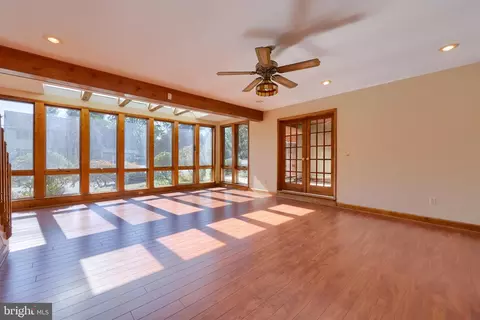 Living - 3 Whitcraft Dr, Lititz, PA 17543 photo 9 of 15