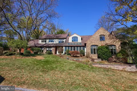 3 Whitcraft Dr, Lititz, PA 17543