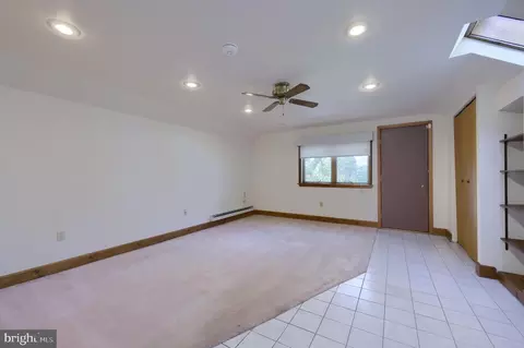 Living - 3 Whitcraft Dr, Lititz, PA 17543 photo 15 of 15
