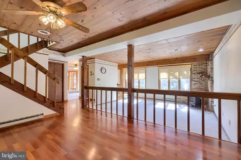 Entry Way - 3 Whitcraft Dr, Lititz, PA 17543 photo 3 of 4