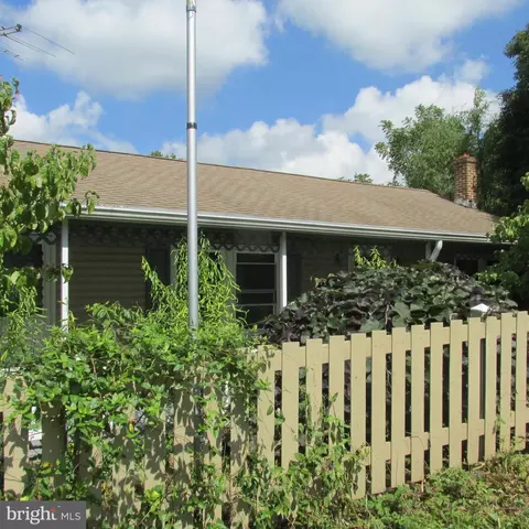 5201 Old Strasburg Rd, Kinzers, PA 17535