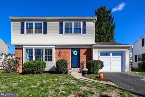1635 Robert Rd, Lancaster, PA 17601