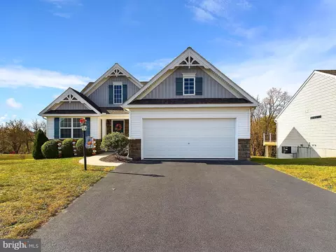 114 Creekview Dr, Paradise, PA 17562