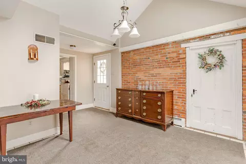 Entry Way - 249 Landis Valley Rd, Lititz, PA 17543 photo 3 of 10