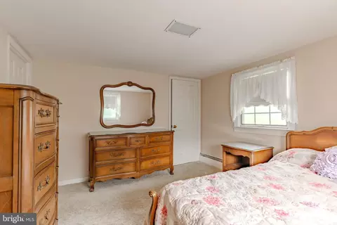 Bedroom - 249 Landis Valley Rd, Lititz, PA 17543 photo 7 of 11