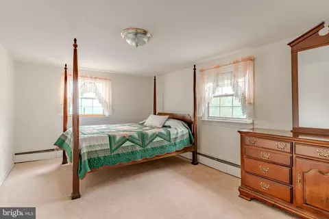 Bedroom - 249 Landis Valley Rd, Lititz, PA 17543 photo 10 of 11