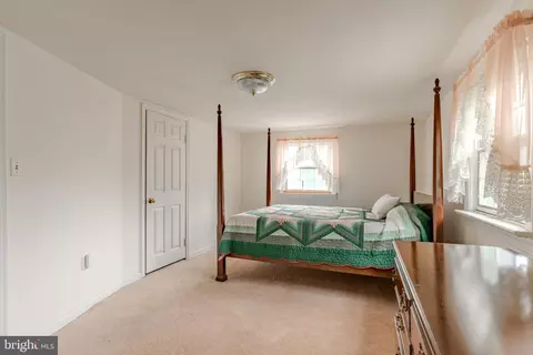 Bedroom - 249 Landis Valley Rd, Lititz, PA 17543 photo 9 of 11
