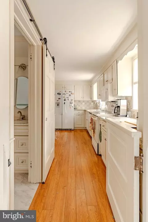 Entry Way - 249 Landis Valley Rd, Lititz, PA 17543 photo 2 of 10
