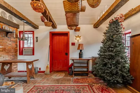 Entry Way - 249 Landis Valley Rd, Lititz, PA 17543 photo 7 of 10