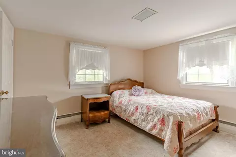 Bedroom - 249 Landis Valley Rd, Lititz, PA 17543 photo 6 of 11