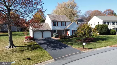 318 Faulkner Dr, Lancaster, PA 17601