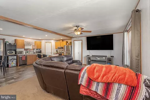8 Earl Ln, Lititz, PA 17543 photo 6