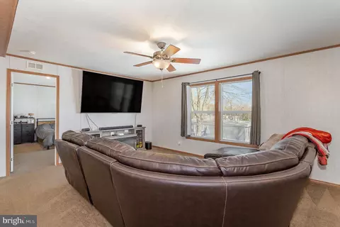 8 Earl Ln, Lititz, PA 17543 photo 4