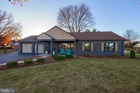 865 Robin Rd, Lancaster, PA 17601