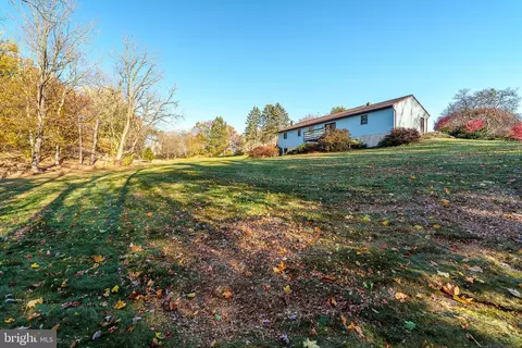 Exterior - 313 Farm Del Cir, Lititz, PA 17543 photo 2 of 2