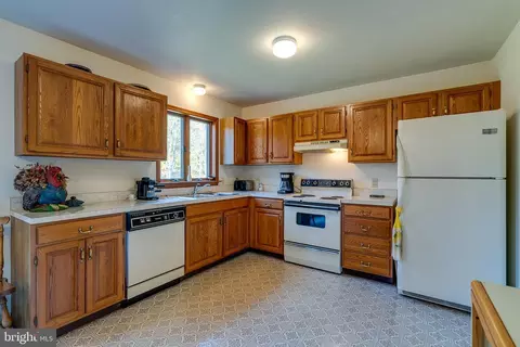 Kitchen - 313 Farm Del Cir, Lititz, PA 17543 photo 1 of 1