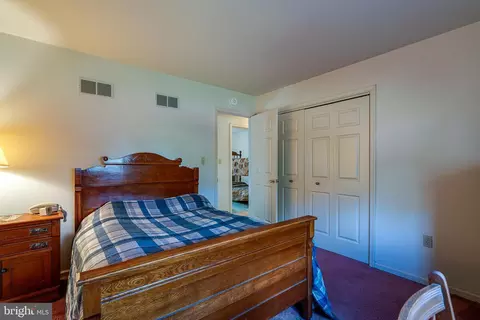 Bedroom - 313 Farm Del Cir, Lititz, PA 17543 photo 2 of 4