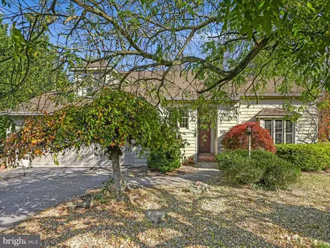 608 Glenwood Dr, Ephrata, PA 17522