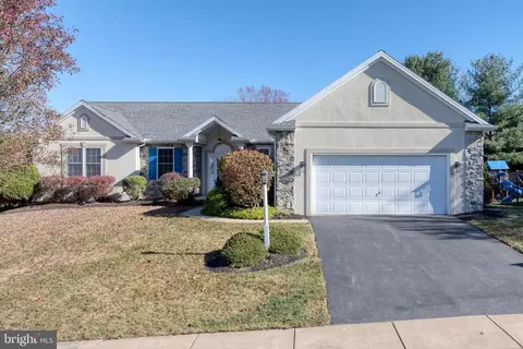 112 Round Hill Ln, Lancaster, PA 17603