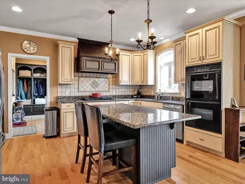 328 Squire Ln, Lititz, PA 17543 photo 9
