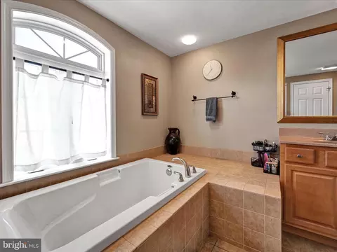 328 Squire Ln, Lititz, PA 17543 photo 29