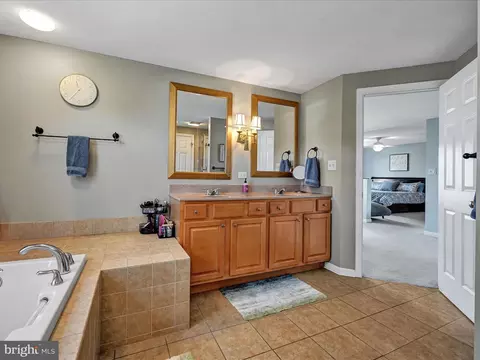 328 Squire Ln, Lititz, PA 17543 photo 27