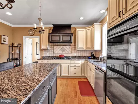 328 Squire Ln, Lititz, PA 17543 photo 10