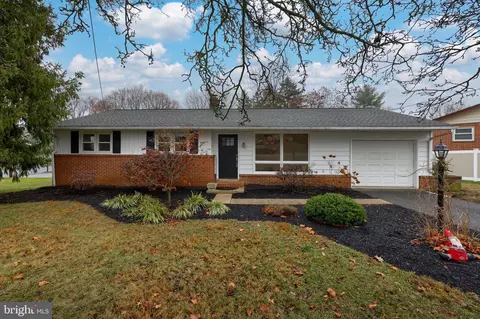 1696 Valley Forge Rd, Lancaster, PA 17603