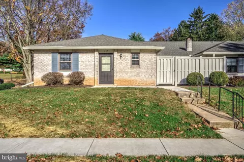 449 Valleybrook Dr, Lancaster, PA 17601