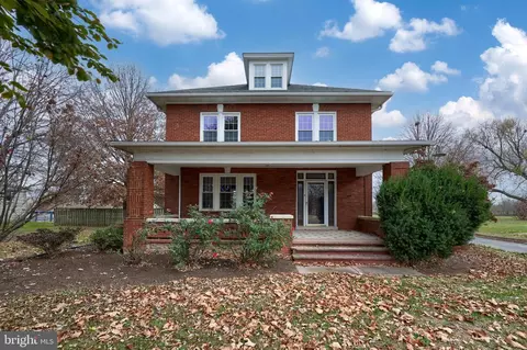 1685 Harrisburg Ave, Mount Joy, PA 17552