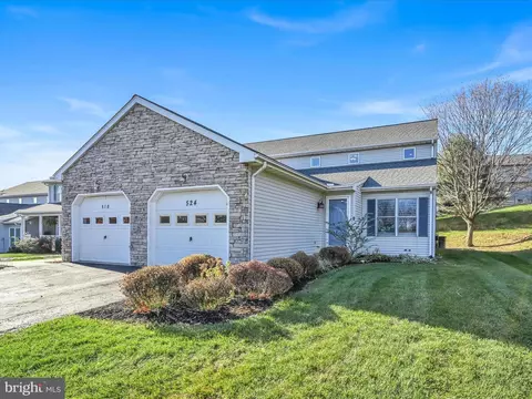 524 Meadowlark Ln, Manheim, PA 17545