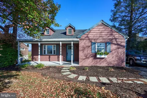 351 E Lexington Rd, Lititz, PA 17543