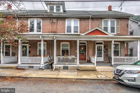 125 N Liberty St, Lititz, PA 17543