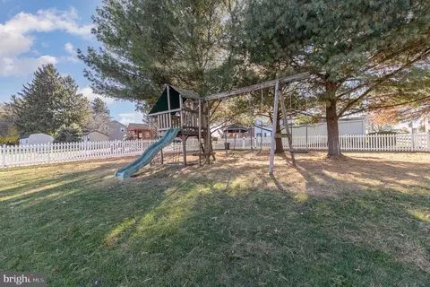 10 Foxrun Ter, Lititz, PA 17543 photo 32