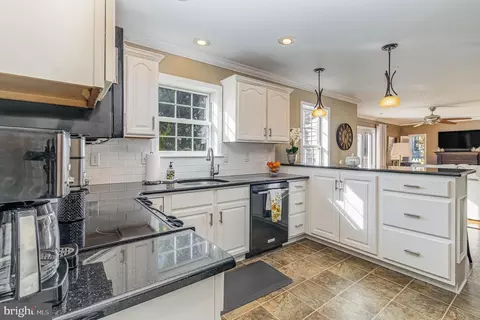 10 Foxrun Ter, Lititz, PA 17543 photo 10