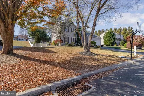 10 Foxrun Ter, Lititz, PA 17543 photo 4