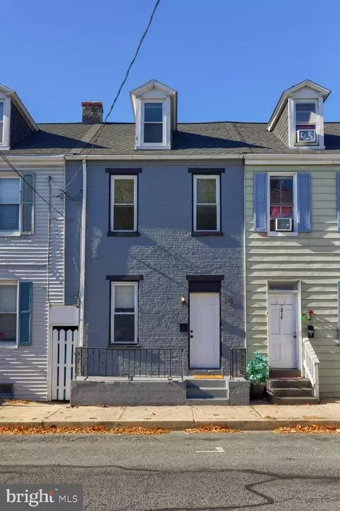 216 S 5th St, Columbia, PA 17512