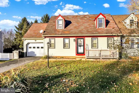 843 Locust St, Denver, PA 17517