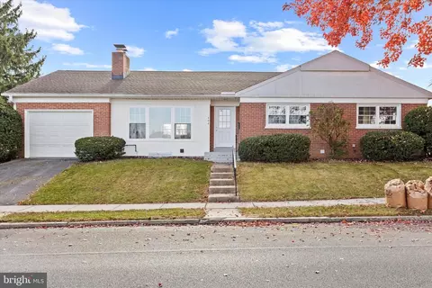 808 Hilton Dr, Lancaster, PA 17603