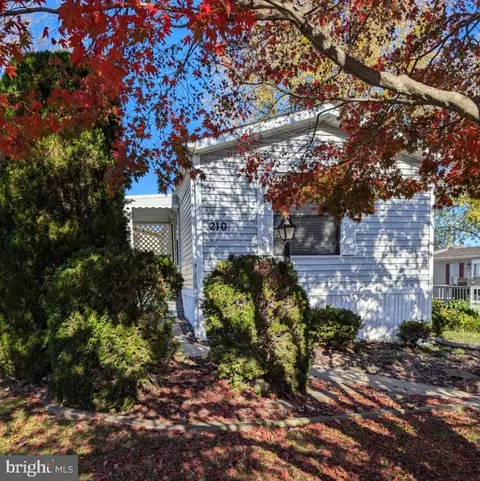 210 Oakfield Ct W, Lancaster, PA 17603