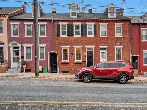 20 N Plum St, Lancaster, PA 17602