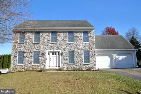 28 Misty Ln, Ephrata, PA 17522