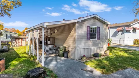 37 Plateau Rd, Lititz, PA 17543