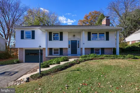 14 Fresh Meadow Dr, Lancaster, PA 17603