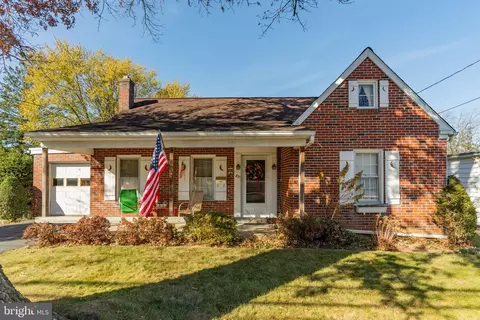 831 Pointview Ave, Ephrata, PA 17522