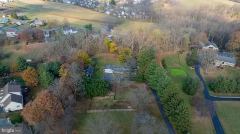 View/Area - 925 Rabbit Hill Rd, Lititz, PA 17543 photo 4 of 8