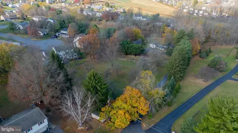 View/Area - 925 Rabbit Hill Rd, Lititz, PA 17543 photo 7 of 8