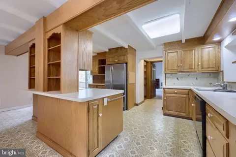 Kitchen - 925 Rabbit Hill Rd, Lititz, PA 17543 photo 2 of 4